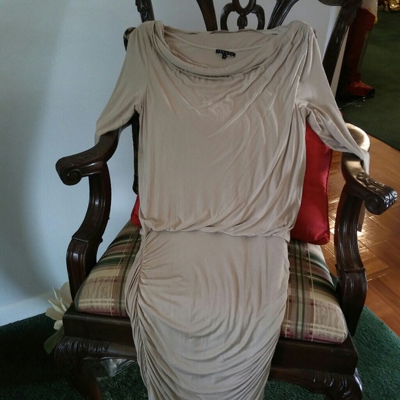 Dress - Picture 2 of 4